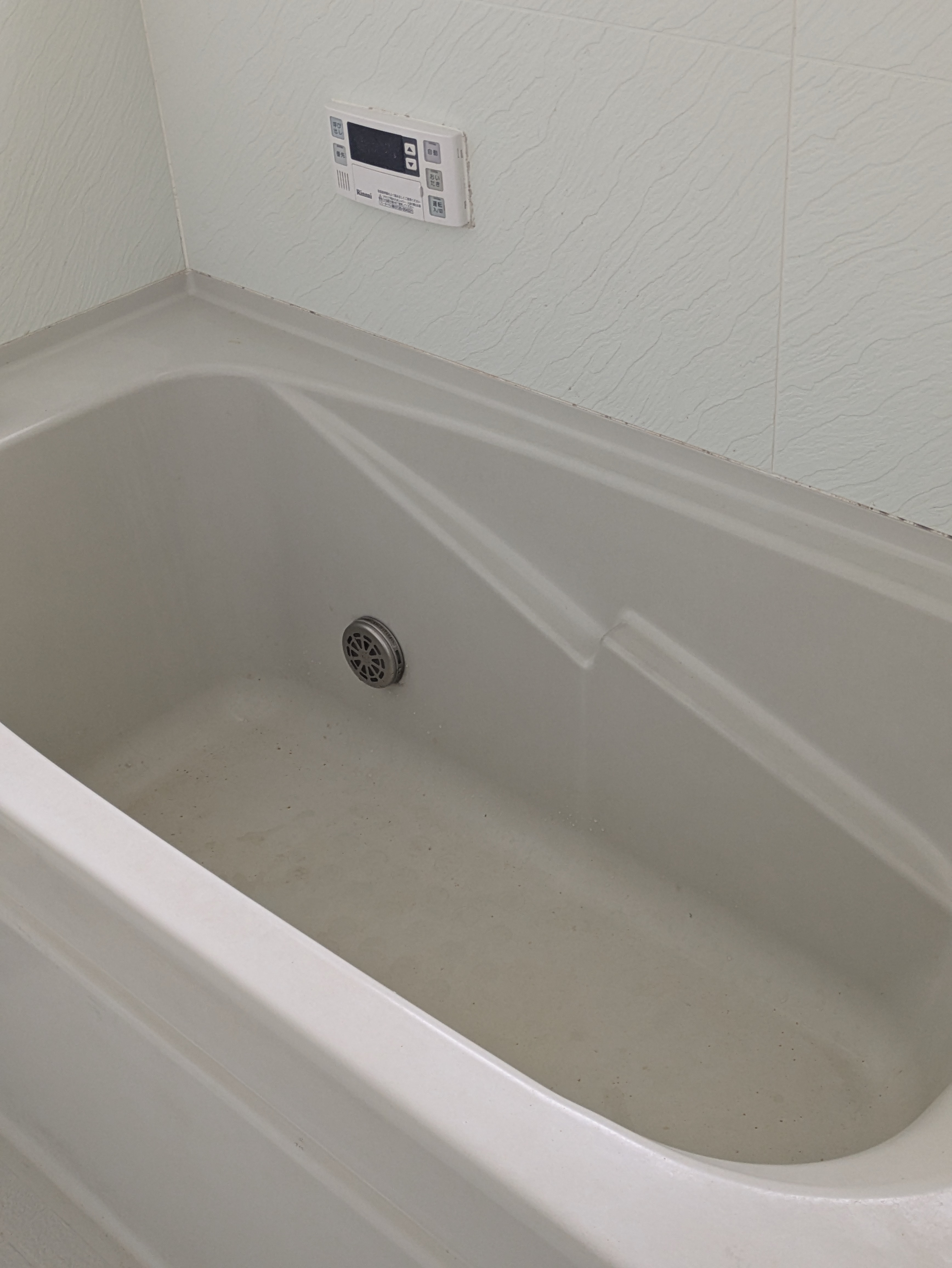 気になる凸凹汚れをプロが除去します！の画像